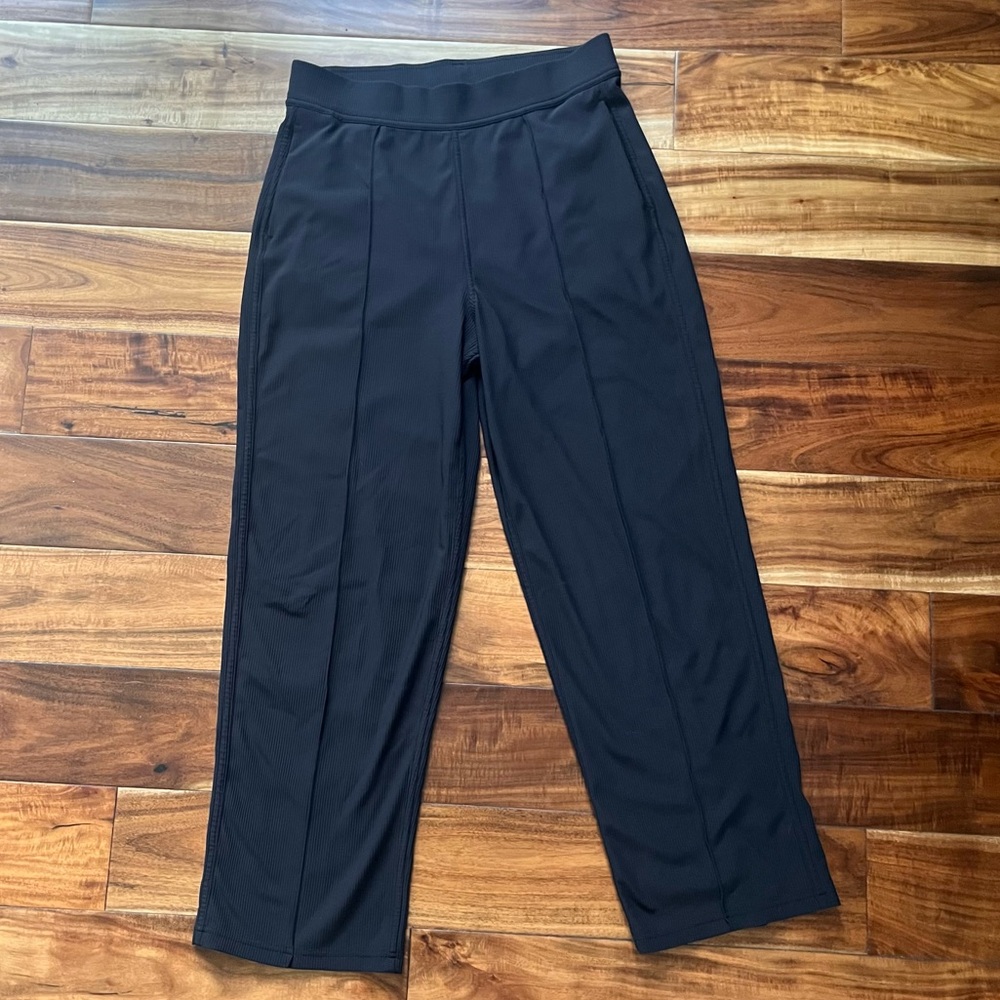 Lululemon Ribbed Pleated Casual Pants 25”